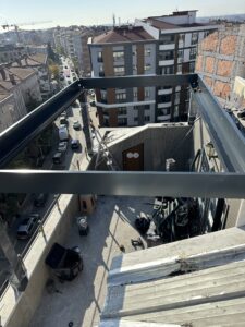 Balkon Otomatik Tente Kurulum Montajı servisi